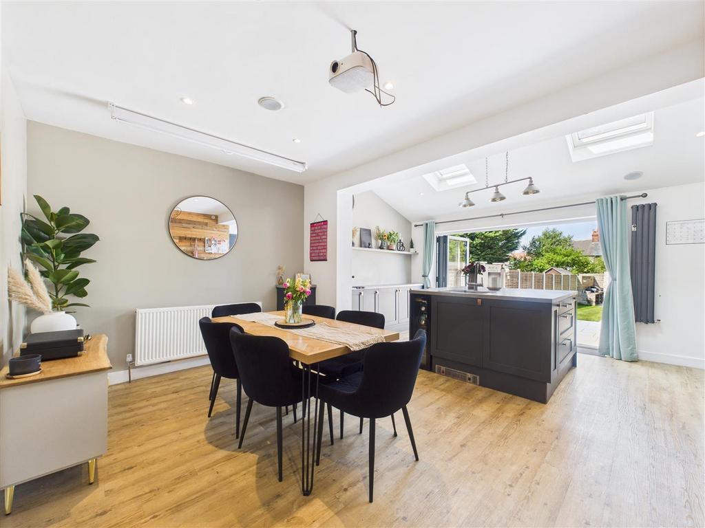 Dining kitchen