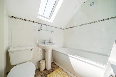 7 Chestnut View, Alvescot, Bampton, OX18 2QG