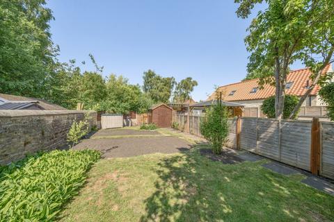 2 bedroom terraced house for sale, Ermine Street, Ancaster, Grantham, Lincolnshire, NG32