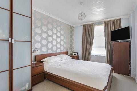 2 bedroom apartment for sale, Staines Road West, Sunbury-on-Thames, Surrey, TW16
