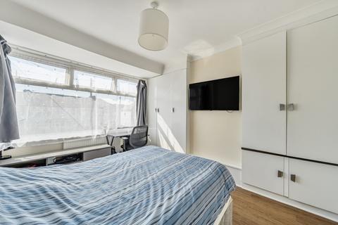 167 Henley Avenue, Cheam, Sutton, SM3 9SD