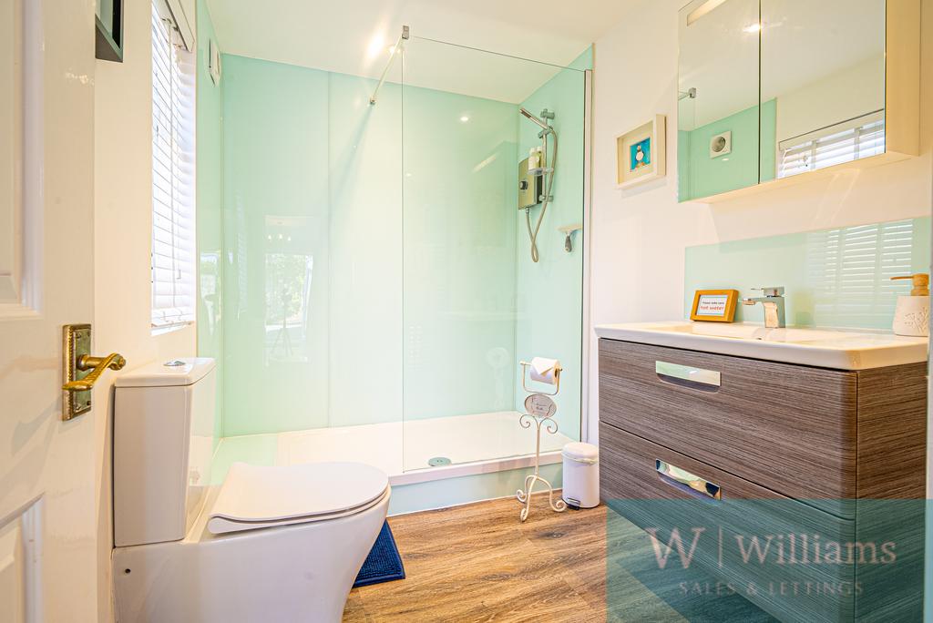 Little Fishes Shower Room