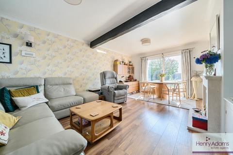 2 bedroom bungalow for sale, Pinewood Avenue, Havant, PO9