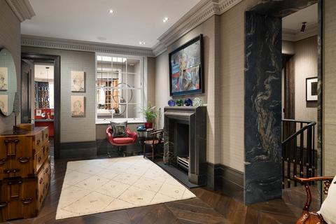 4 bedroom flat for sale, Cadogan Place, London