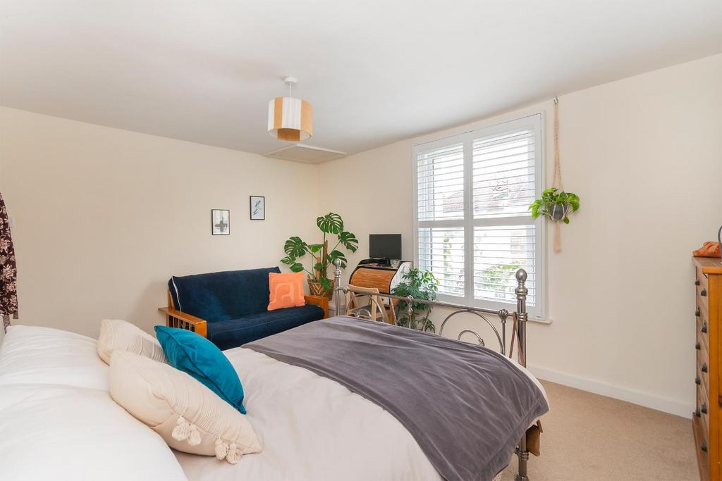 ECARRETTESREMOS5 - Bedroom A.jpg