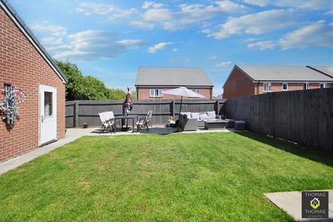 5 bedroom detached house for sale, Homeground Road, Tuffley