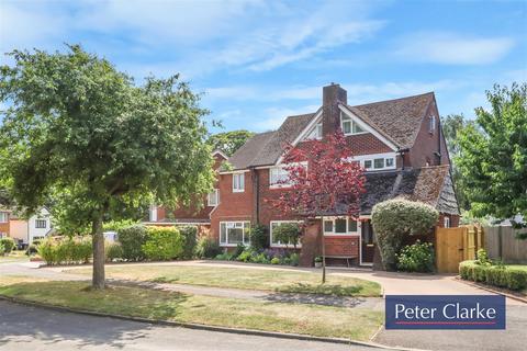 4 bedroom detached house for sale, Blacklow Road, Warwick