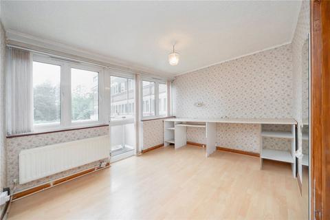 2 bedroom maisonette for sale, Walm Lane, London NW2