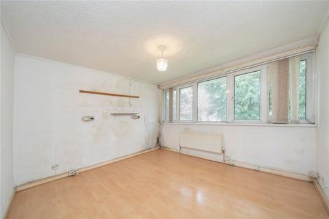 2 bedroom maisonette for sale, Walm Lane, London NW2