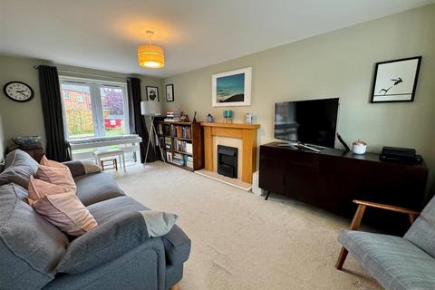 4 Great Field Drive, Warwick, CV34 6TN