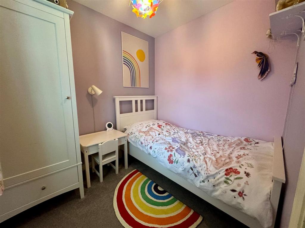 Bed 3a.jpg