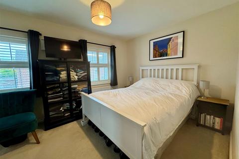 4 Great Field Drive, Warwick, CV34 6TN