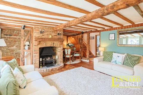 2 bedroom cottage for sale, High Road, Grays RM16