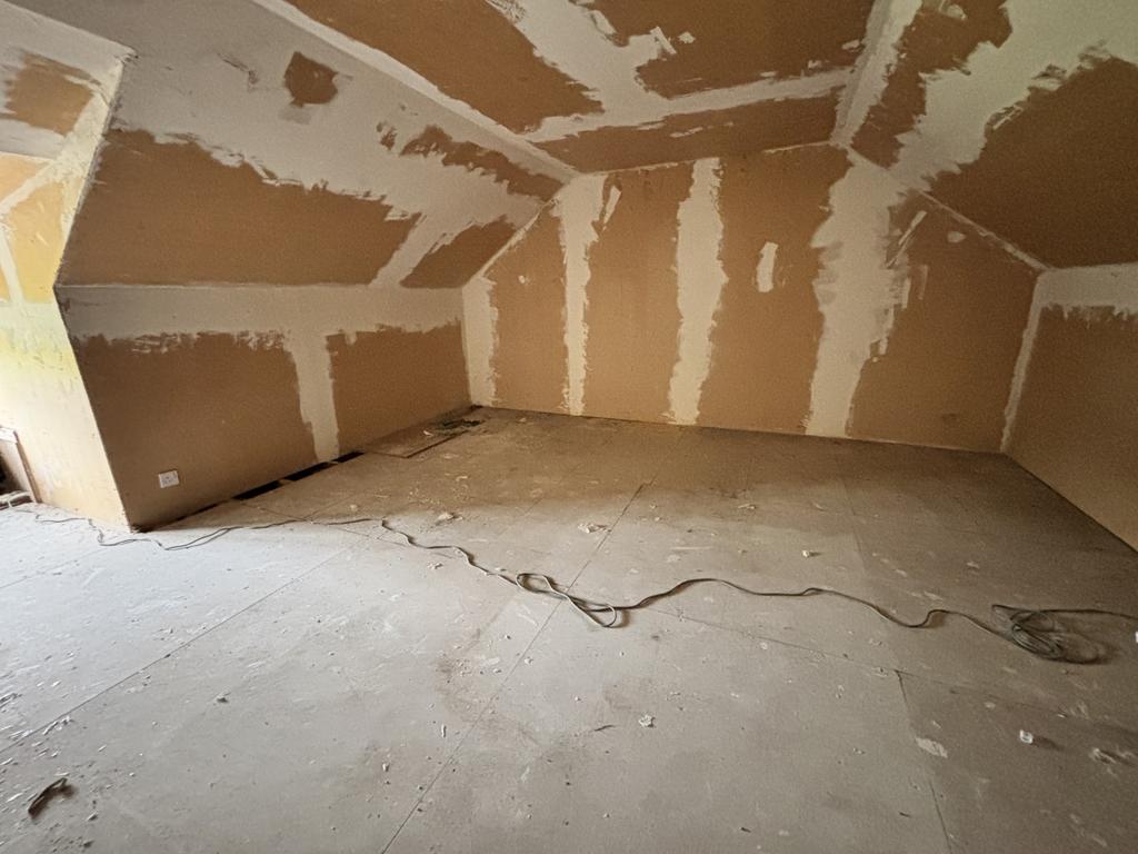 Loft Room 1