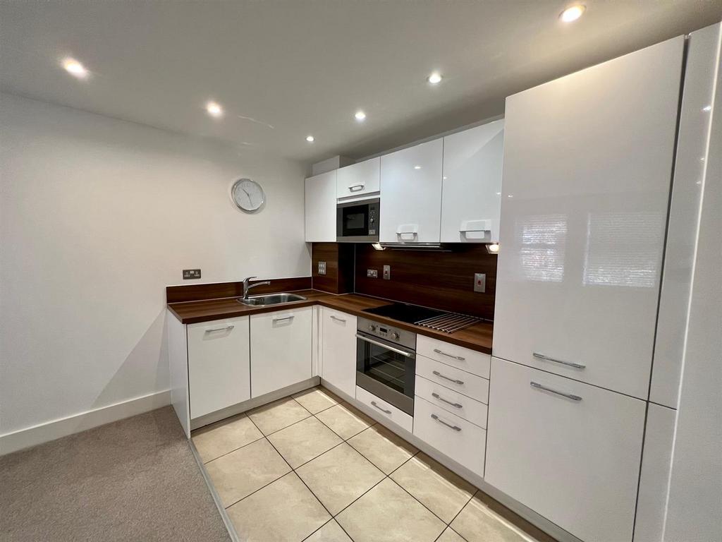 22 Harry Davies kitchen.jpg