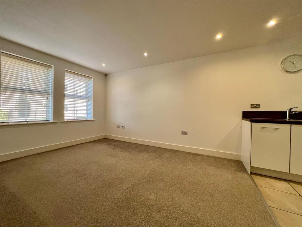 22 harry Davies lounge.jpg