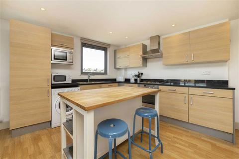 2 bedroom flat to rent, Tanner Street, London SE1