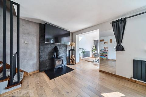 63 Simkin Way, Oldham, OL8 2TH