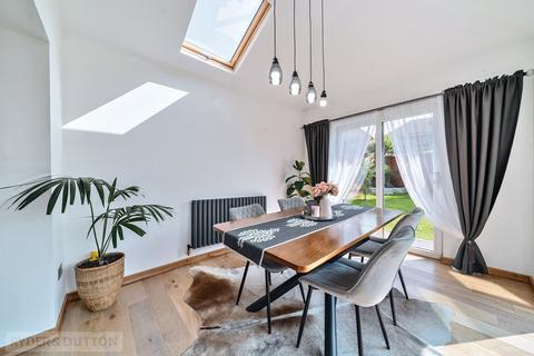 63 Simkin Way, Oldham, OL8 2TH