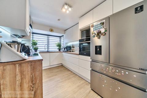 63 Simkin Way, Oldham, OL8 2TH