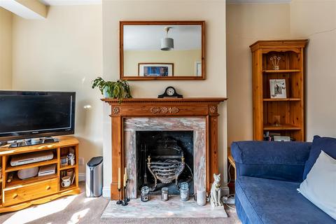 19 Kingsdown Road, Sutton, SM3 8NZ
