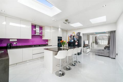 3 bedroom terraced house for sale, Bourne View, Greenford