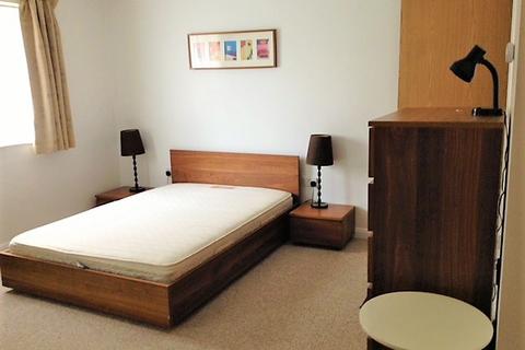 2 bedroom flat to rent, The Avenue, London W13