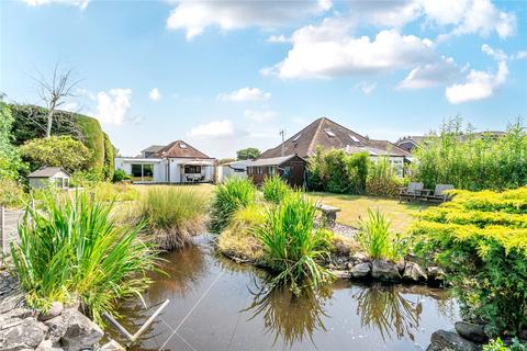10 Downsview Avenue, Woking, GU22 9BT