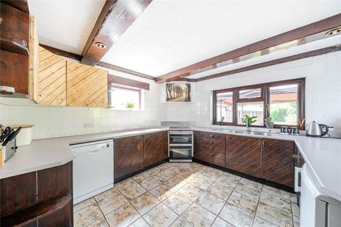 10 Downsview Avenue, Woking, GU22 9BT