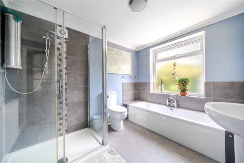 10 Downsview Avenue, Woking, GU22 9BT