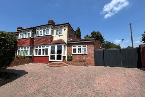75 Highmead, London, SE18 2DH