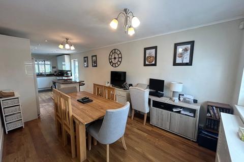 75 Highmead, London, SE18 2DH