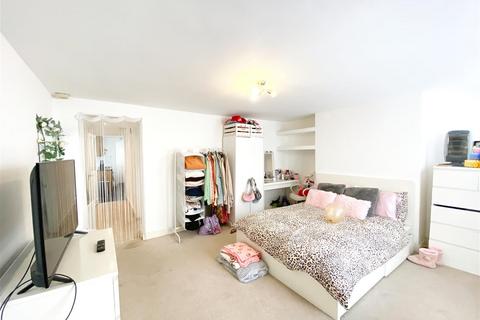 1 bedroom flat to rent, Norfolk Square, Brighton