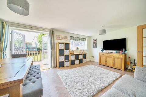 19 Kestrel Drive, Covingham, Swindon, SN3 5DP