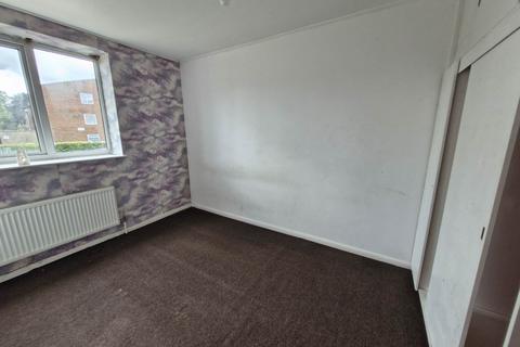2 bedroom flat for sale, The Larches, Luton LU2