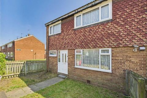 3 bedroom semi-detached house to rent, Hawthorne Avenue, Knottingley, WF11