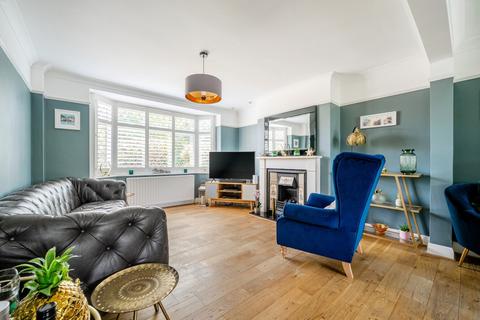2 Everard Avenue, Bromley, BR2 7LR