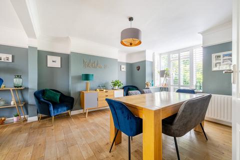 2 Everard Avenue, Bromley, BR2 7LR
