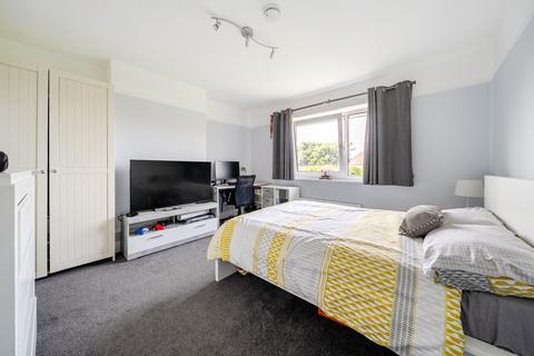 2 Everard Avenue, Bromley, BR2 7LR