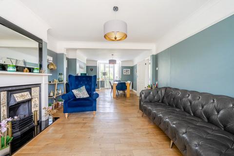 2 Everard Avenue, Bromley, BR2 7LR