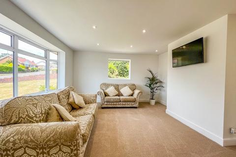 2 bedroom detached bungalow for sale, Broad View, Bexhill-on-Sea, TN39