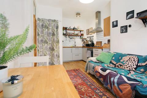 Flat 1, 30 Albion Road, Edinburgh, EH7 5QW