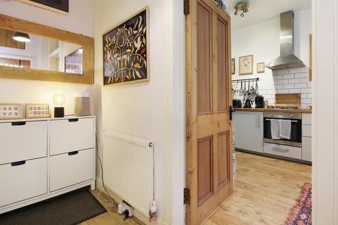 Flat 1, 30 Albion Road, Edinburgh, EH7 5QW