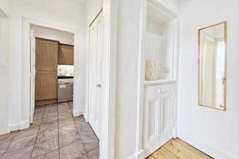 8/1f2 Croall Place, Edinburgh, EH7 4LT