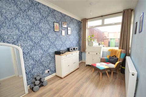 19 Heathcroft Crescent, Leeds, LS11 8UA