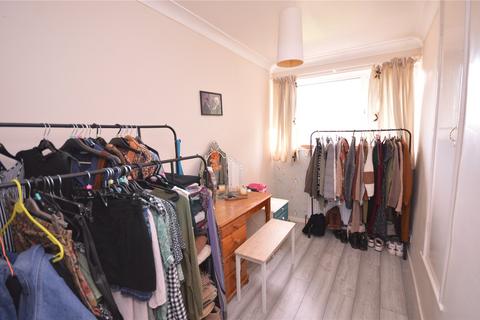 19 Heathcroft Crescent, Leeds, LS11 8UA