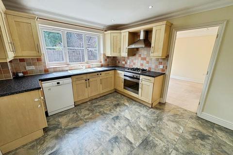 4 bedroom detached house for sale, Primrose Drive, Brandon IP27