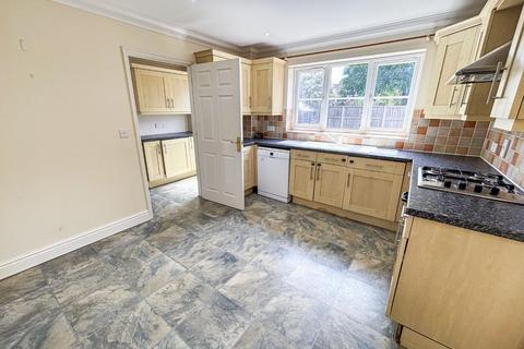 4 bedroom detached house for sale, Primrose Drive, Brandon IP27