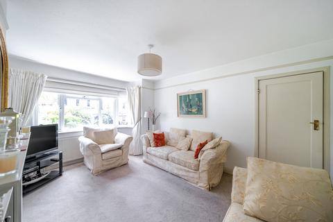 2 Queens Road, Wallington, SM6 0AG