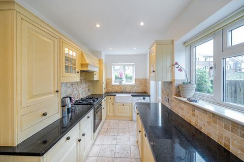 2 Queens Road, Wallington, SM6 0AG